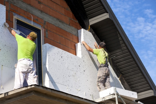 https://www.emargence.fr/wp-content/uploads/2024/04/renovationmaisonisolation.jpg