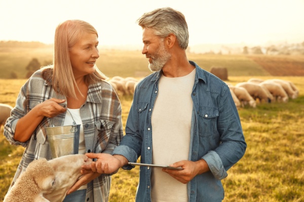 https://www.emargence.fr/wp-content/uploads/2024/07/shutterstock_associeexploitant.jpg