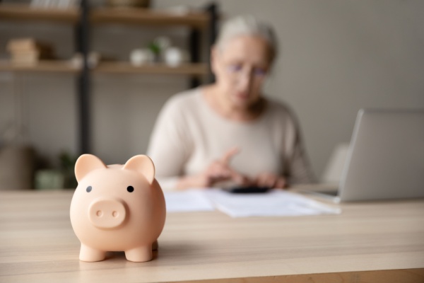 https://www.emargence.fr/wp-content/uploads/2024/09/Shutterstock_taxefonciereprelevement-4.jpg