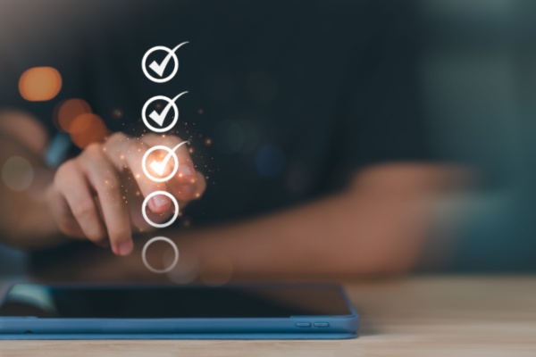https://www.emargence.fr/wp-content/uploads/2024/12/Shutterstock_verificateurprojetinnovation-1.jpg