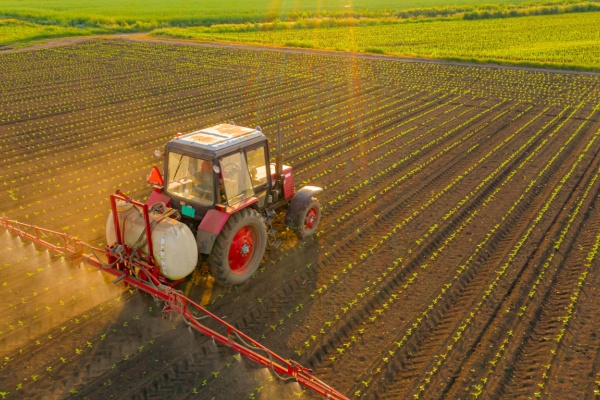 https://www.emargence.fr/wp-content/uploads/2025/03/Shutterstock_beneficesagricoles-2.jpg