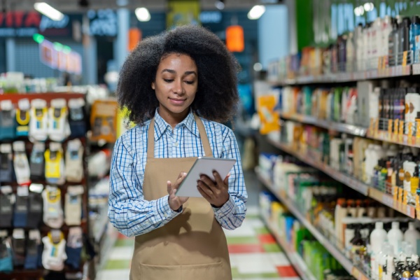 https://www.emargence.fr/wp-content/uploads/2025/03/Shutterstock_commercededetail-1.jpg