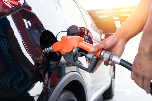 https://www.emargence.fr/wp-content/uploads/2025/03/Shutterstock_fraisdecarburant-1.jpg