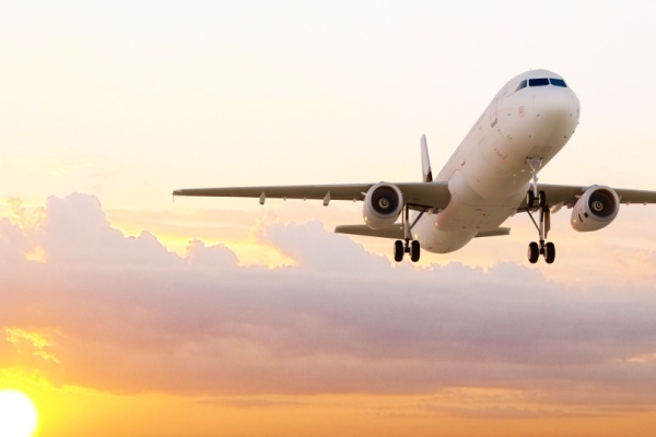 https://www.emargence.fr/wp-content/uploads/2025/03/Shutterstock_transportaerien-2.jpg
