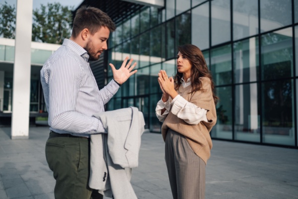 https://www.emargence.fr/wp-content/uploads/2025/04/Shutterstock_epouxassociesarl-1.jpg
