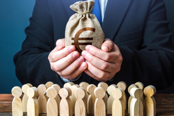 https://www.emargence.fr/wp-content/uploads/2025/05/Shutterstock_aidesARCE_0.jpg