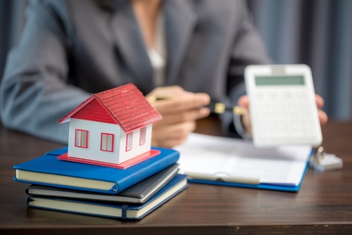 https://www.emargence.fr/wp-content/uploads/2025/05/shutterstock_impotfortuneimmobiliere-3.jpg