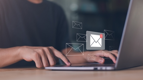 https://www.emargence.fr/wp-content/uploads/2025/05/shutterstock_mailconfidentiel-1.jpg