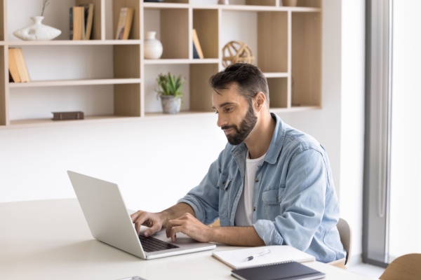 https://www.emargence.fr/wp-content/uploads/2025/09/Shutterstock_peinefiscale-3.jpg