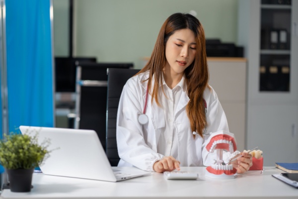 https://www.emargence.fr/wp-content/uploads/2025/12/Shutterstock_cotisationsmedecins_0-1.jpg