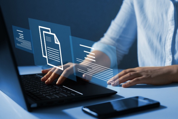 https://www.emargence.fr/wp-content/uploads/2025/12/Shutterstock_reformefacturationelectronique-1.jpg
