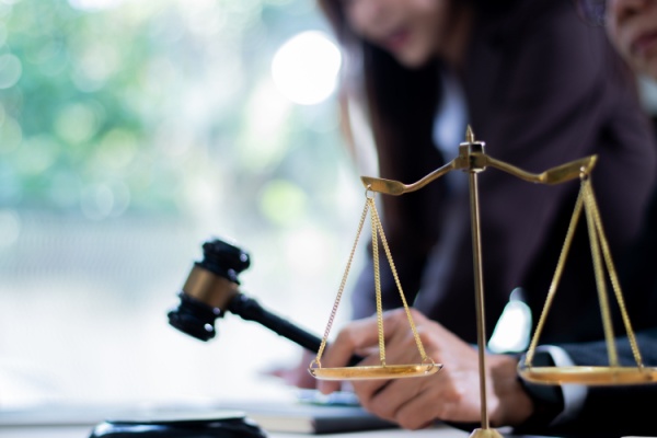 https://www.emargence.fr/wp-content/uploads/2026/01/Shutterstock_aidejuridictionnellepasdelrar.jpg
