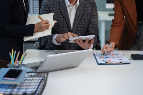 https://www.emargence.fr/wp-content/uploads/2026/01/Shutterstock_attractivitedesentrprises-1.jpg