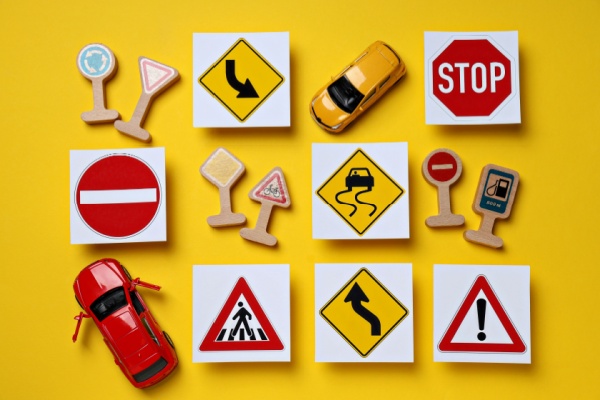 https://www.emargence.fr/wp-content/uploads/2026/01/Shutterstock_fraispermisconduire.jpg
