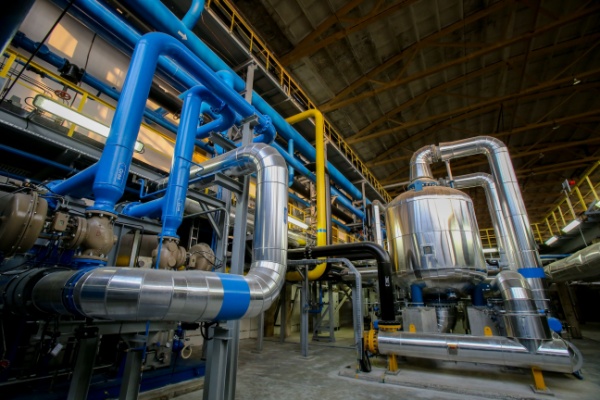 https://www.emargence.fr/wp-content/uploads/2026/01/Shutterstock_industrieclimatbareme-1.jpg