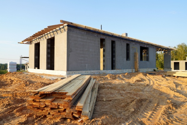 https://www.emargence.fr/wp-content/uploads/2026/01/Shutterstock_reglesconstruction.jpg