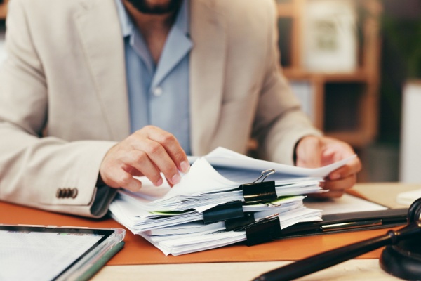 https://www.emargence.fr/wp-content/uploads/2026/02/Shutterstock_convoccommissairedejustice-1.jpg