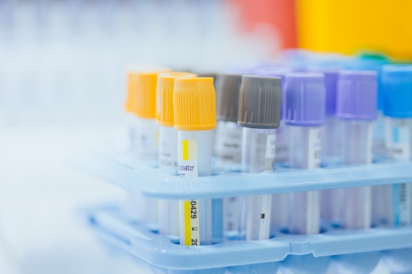 https://www.emargence.fr/wp-content/uploads/2026/02/Shutterstock_examensbiologiquehorslabo.jpg