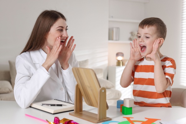 https://www.emargence.fr/wp-content/uploads/2026/02/Shutterstock_orthophoniste.jpg