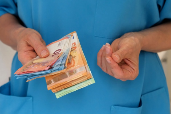 https://www.emargence.fr/wp-content/uploads/2026/02/Shutterstock_renumerationmcp.jpg