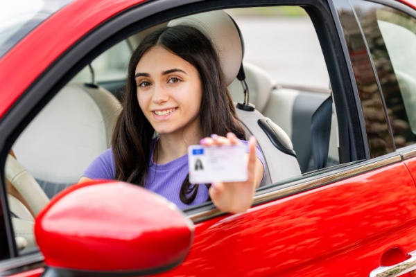 https://www.emargence.fr/wp-content/uploads/2026/03/Shutterstock_permisconduire.jpg