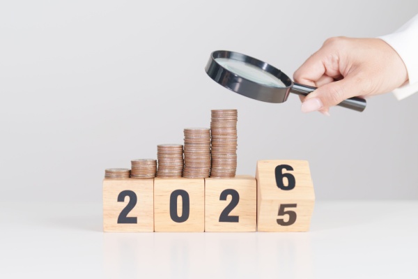 https://www.emargence.fr/wp-content/uploads/2026/03/Shutterstock_taxesalaire.jpg