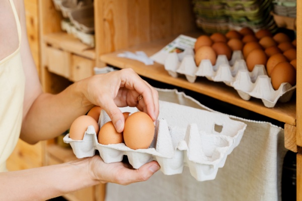 https://www.emargence.fr/wp-content/uploads/2026/04/Shutterstock_commercialisationoeufs.jpg