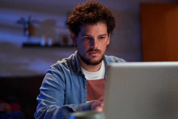 https://www.emargence.fr/wp-content/uploads/2026/04/Shutterstock_declaration20revenu20micro20entrepreneurs.jpg