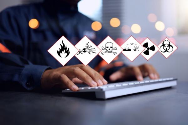 https://www.emargence.fr/wp-content/uploads/2026/04/Shutterstock_preventionrisque.jpg