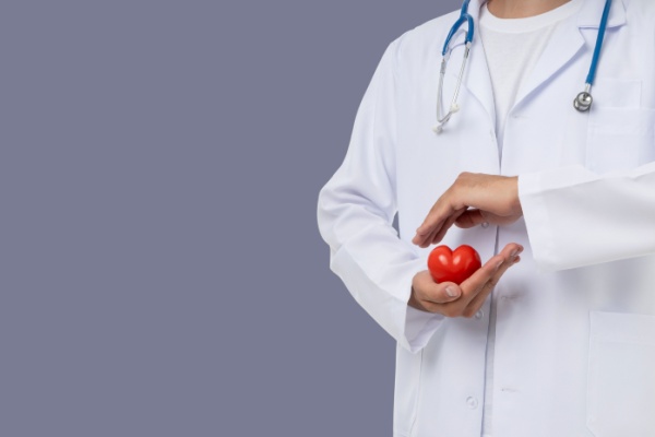 https://www.emargence.fr/wp-content/uploads/2026/04/Shutterstock_professionsmedicales_0-2.jpg