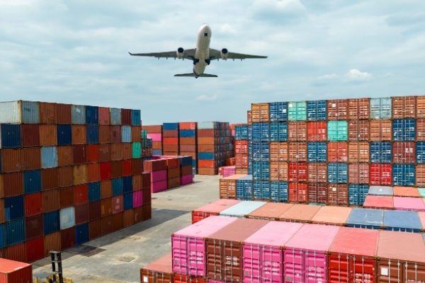 https://www.emargence.fr/wp-content/uploads/2026/04/Shutterstock_transportaerienmarchandises2028129.jpg