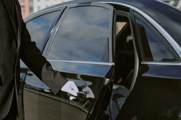 https://www.emargence.fr/wp-content/uploads/2026/04/Shutterstock_tvalocationvehicule.jpg