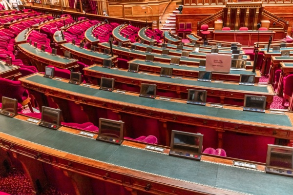 https://www.emargence.fr/wp-content/uploads/2026/05/Shutterstock_suppressionnationalectravail.jpg
