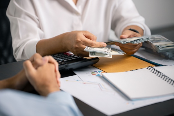 https://www.emargence.fr/wp-content/uploads/2026/06/Shutterstock_bulletinsalaire-1.jpg