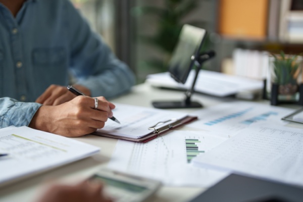 https://www.emargence.fr/wp-content/uploads/2026/06/Shutterstock_formalitesupprimees.jpg