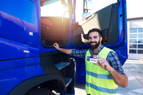 https://www.emargence.fr/wp-content/uploads/2026/06/Shutterstock_formationautomobile.jpg