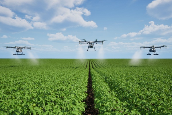 https://www.emargence.fr/wp-content/uploads/2026/06/Shutterstock_pulverisationdrone.jpg