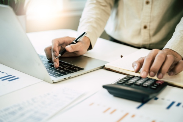 https://www.emargence.fr/wp-content/uploads/2026/06/Shutterstock_solutiondiffcultC3A9spaiement.jpg