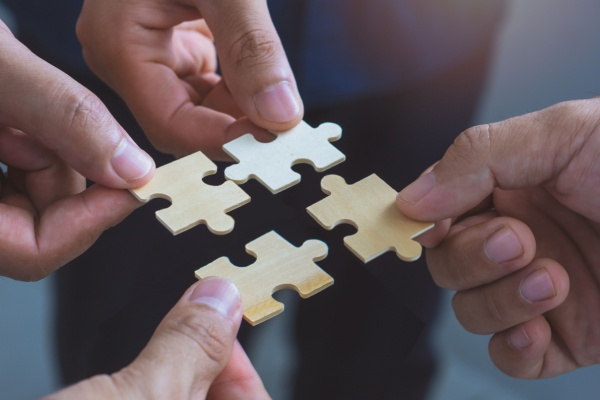 https://www.emargence.fr/wp-content/uploads/2026/07/Shutterstock_coemploiprestatairedeservice.jpg
