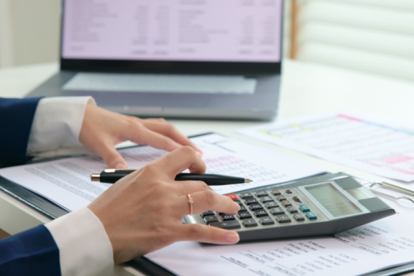 https://www.emargence.fr/wp-content/uploads/2026/07/Shutterstock_controlefiscalinternational.jpg