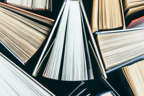 https://www.emargence.fr/wp-content/uploads/2026/07/Shutterstock_editionlivreslivres-1.jpg