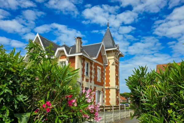 https://www.emargence.fr/wp-content/uploads/2026/07/Shutterstock_exonerationresidencesecondaire-1.jpg