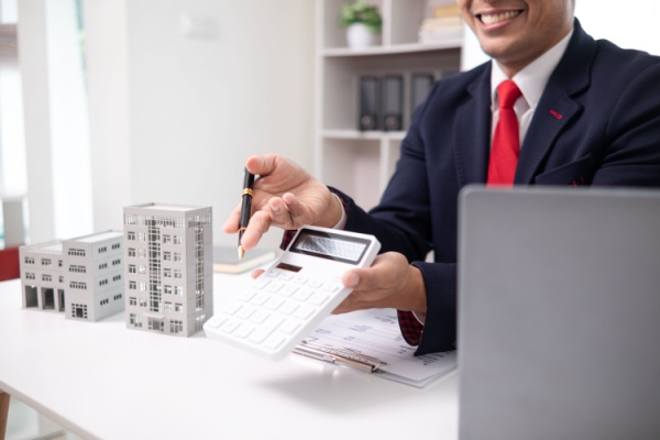 https://www.emargence.fr/wp-content/uploads/2026/07/Shutterstock_facturationchargescpro.jpg