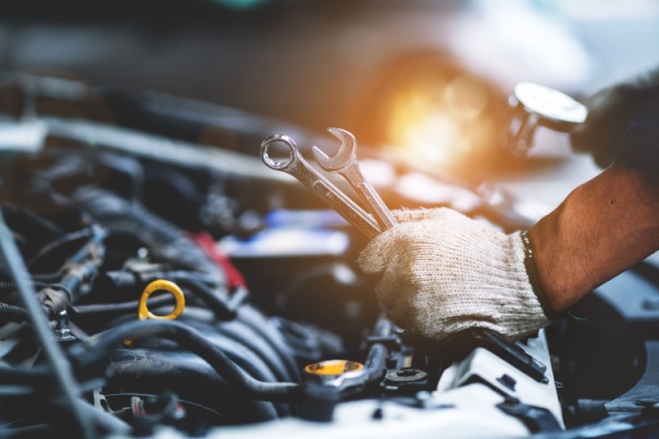 https://www.emargence.fr/wp-content/uploads/2026/07/Shutterstock_reparationautomobiletarifsdetails.jpg