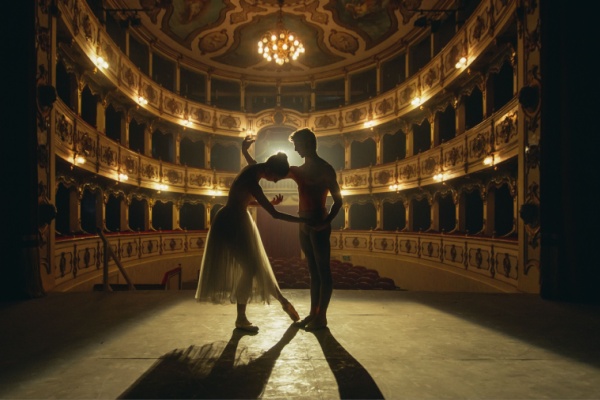 https://www.emargence.fr/wp-content/uploads/2026/07/Shutterstock_spectaclesvivantstheatres-1.jpg