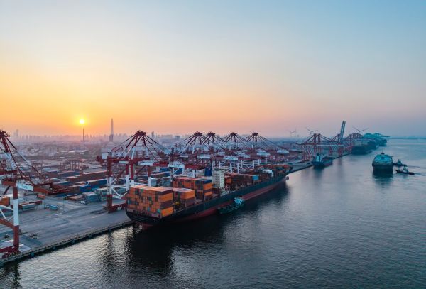https://www.emargence.fr/wp-content/uploads/2026/07/shutterstock_aidetransportfluvial.jpg