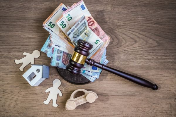 https://www.emargence.fr/wp-content/uploads/2026/07/shutterstock_droitsuccession.jpg