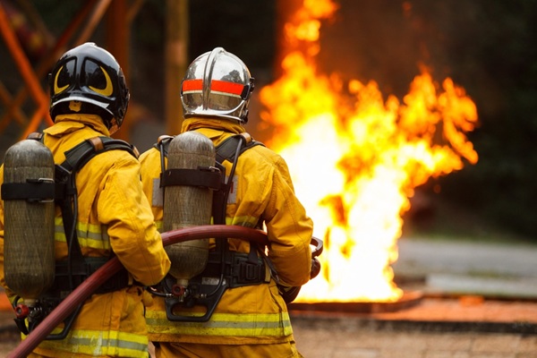 https://www.emargence.fr/wp-content/uploads/2026/08/shutterstock_incendieactivitepartielle.jpg