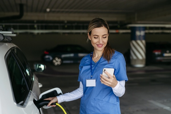 https://www.emargence.fr/wp-content/uploads/2026/10/shutterstock_carburantinfirmiers.jpg