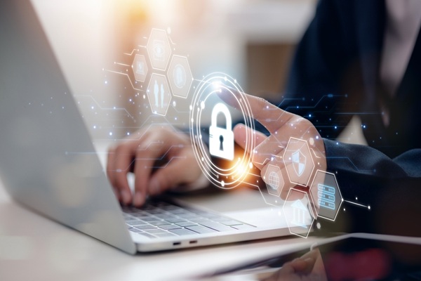 https://www.emargence.fr/wp-content/uploads/2026/10/shutterstock_conformiteproduits.jpg